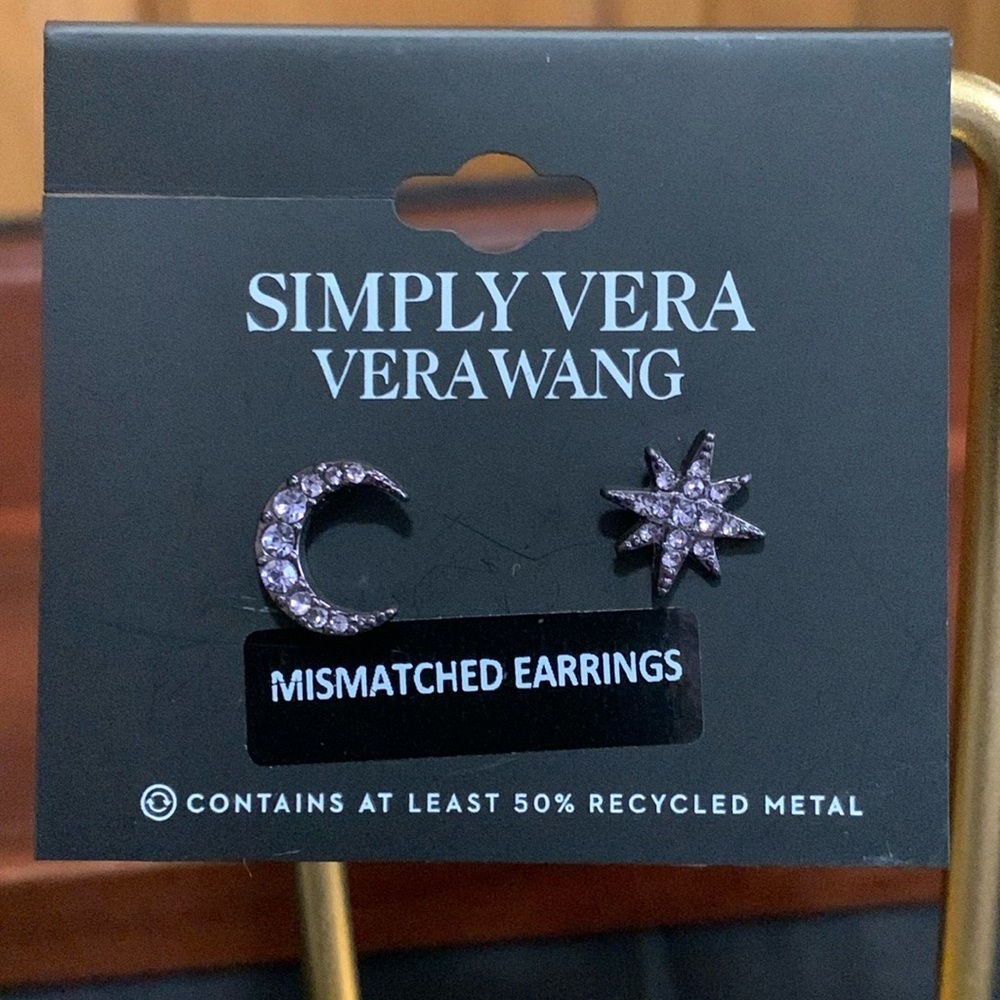 NWT Simply Vera Vera Wang gunmetal tone purple rhinestone earrings